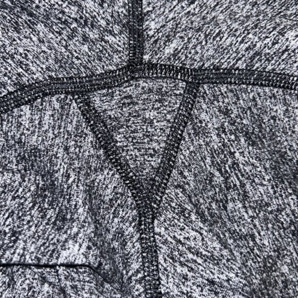 Lululemon Wunder Under black and White Crop Heathered Leggings in size 12 - Picture 6 of 7